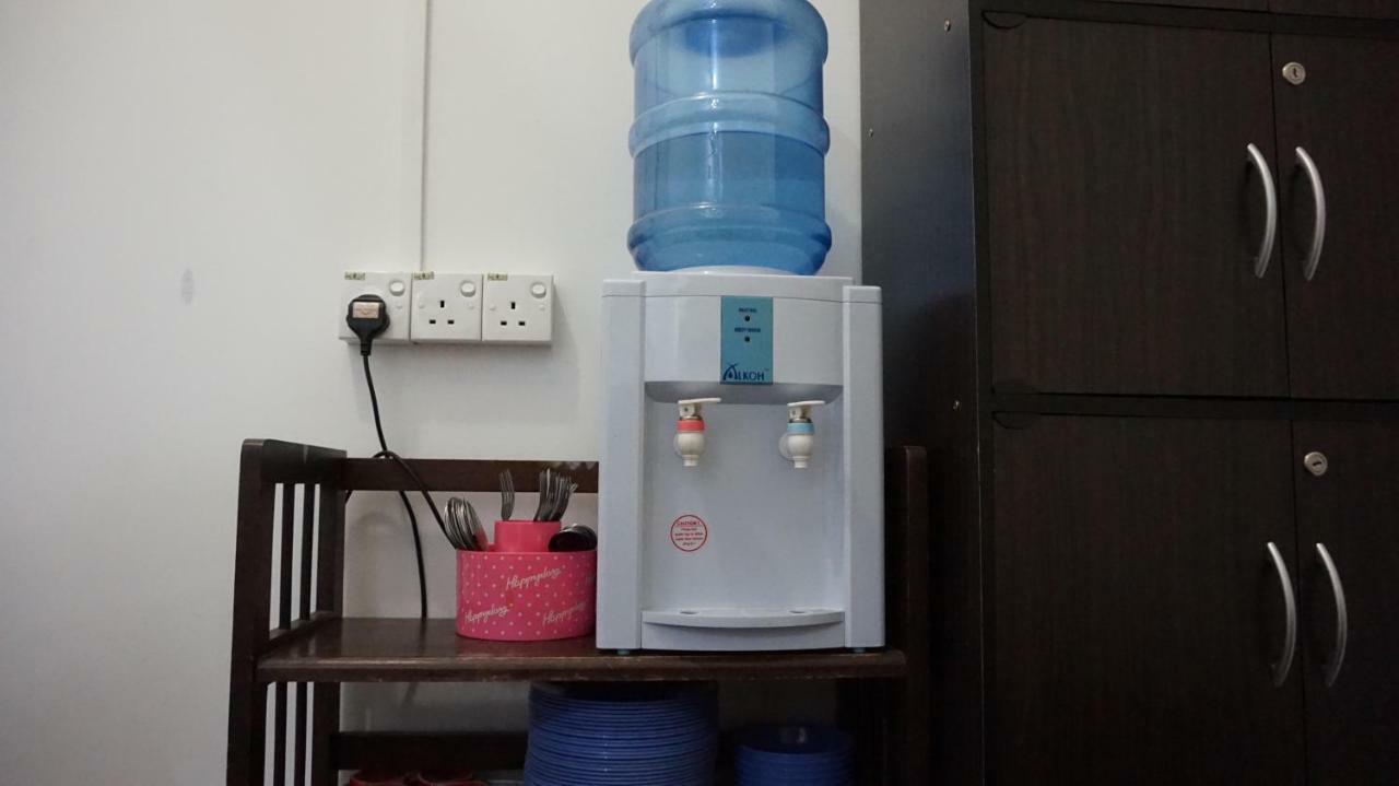 Jiaxin Hostel Ulu Tiram Extérieur photo